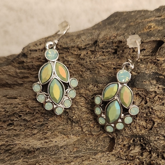 Lia Sophia "Crystal Cove" earrings - Picture 2 of 4